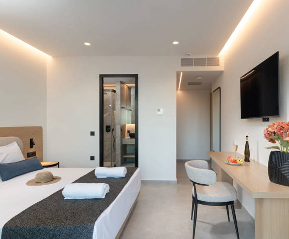 Nelisa-Villa-Bali-Crete-roomF4b.jpg
