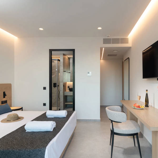 Nelisa-Villa-Bali-Crete-roomF4b.jpg