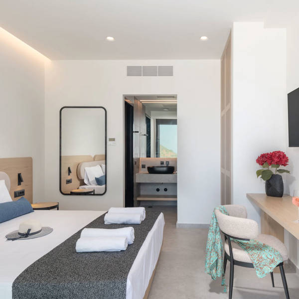 Nelisa-Villa-Bali-Crete-roomG2b.jpg